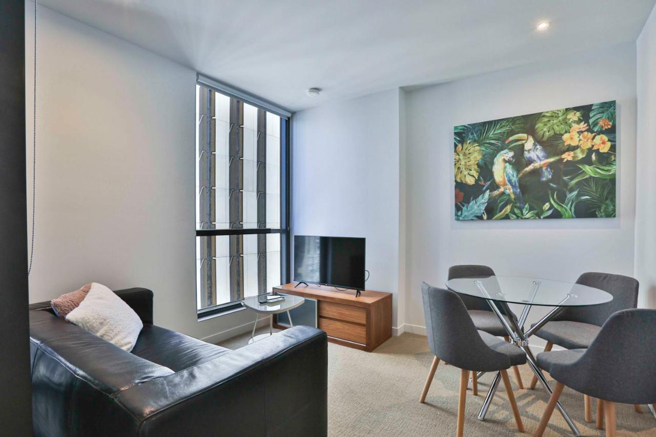 My80 Apartment Located In The Inner Of Melbourne Cbd Exteriör bild